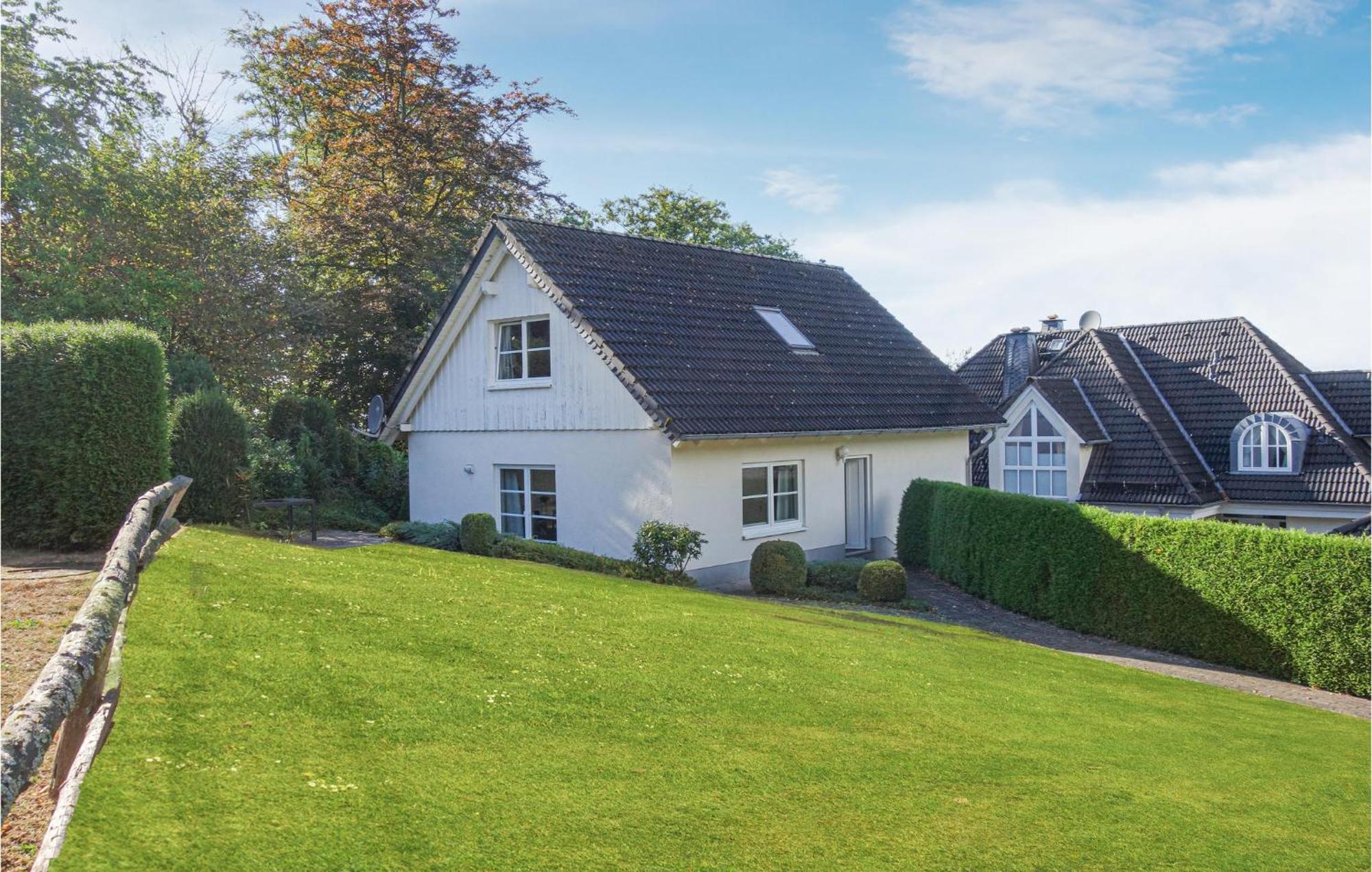 Gorgeous Home In Attendorn With Kitchen 外观 照片